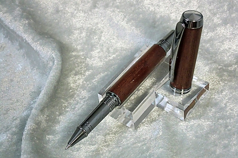 Pen with Postable Cap